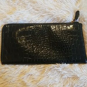 Black clutch